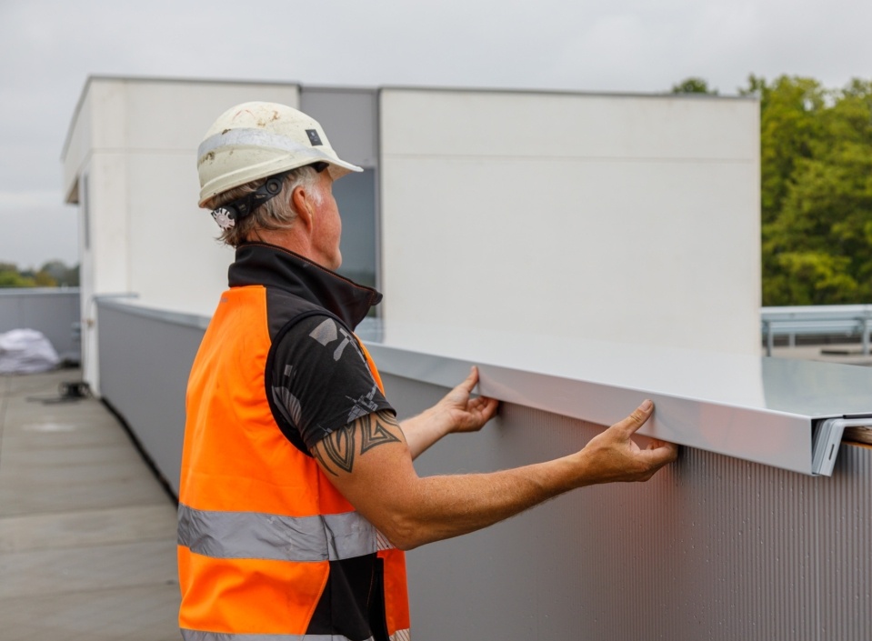 Systèmes de couvre-mur en aluminium Roval : épurés, élégants et hydrofuges